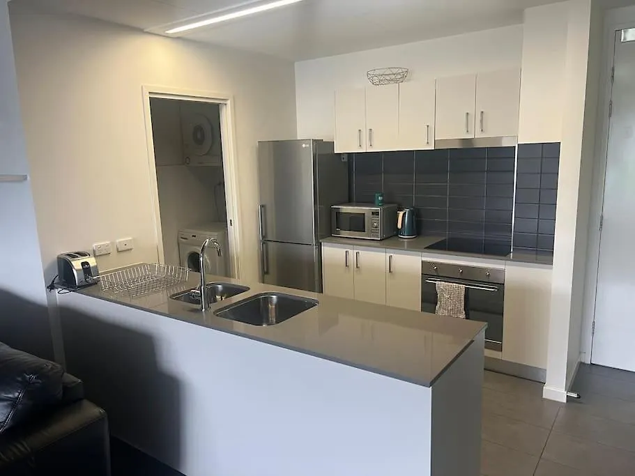 3Br On Lonsdale St - Braddon - Canberra 0*,  Australia