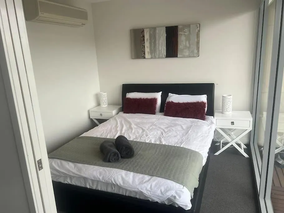 3Br On Lonsdale St - Braddon - Canberra 0*,