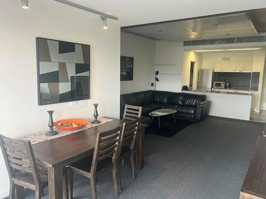 3Br On Lonsdale St - Braddon - Canberra